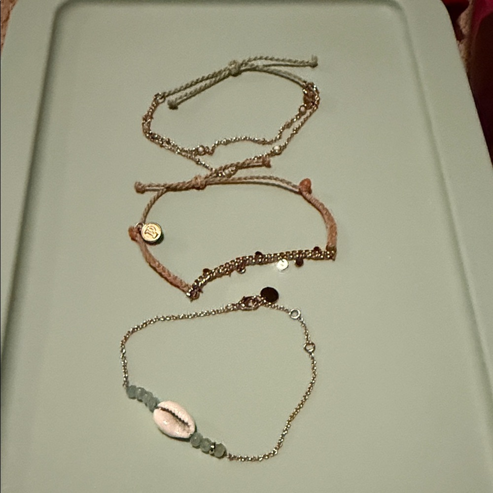 Pura Vida Gold and Cream Shell Bracelet Set